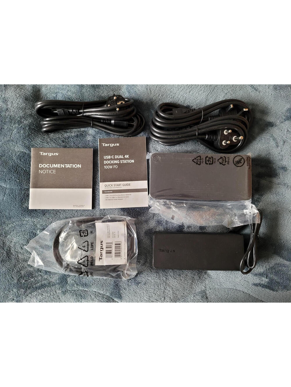 Targus  USB-C Dual 4K 100W PD Docking station DOCK182-A1  DOCK182GLZ-40